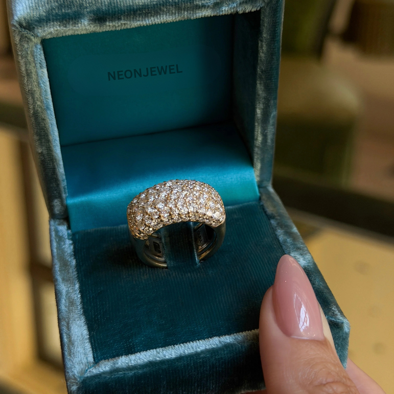 Luxe Pavé Crystal Oura Ring Cover – Gold Statement Band