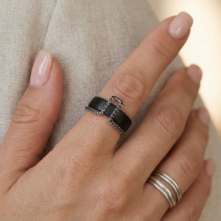 Gold Smart Ring Cover Protector with Black Diamonds, Minimalist Pave Shield for Gen 5 Fitness Tracker Ring, Edgy Jewelry Ring Guard