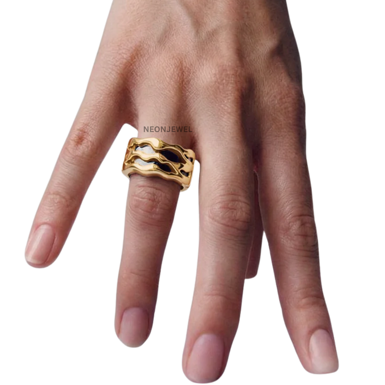 Molten Gold Organic Stacked Oura Ring 5 Cover